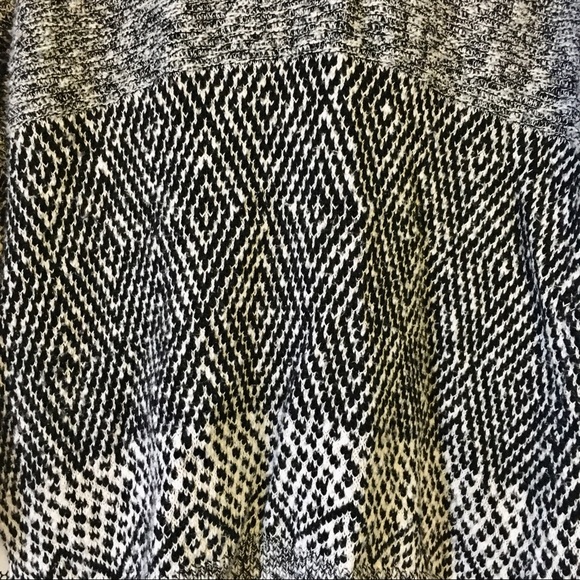 🟠 2/$20 Joe Fresh Knit Cardigan - Black & White - Picture 3 of 9
